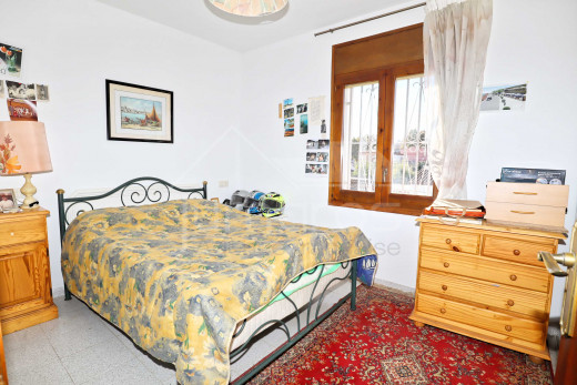 Appartement 2 chambres avec grande terrasse et garage fermé