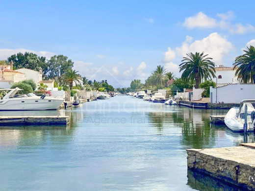 Appartement au Club Nautic d'Empuriabrava, avec terrasse et belle vue canal