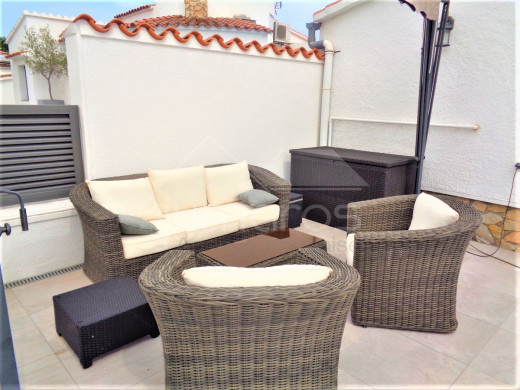 Maison au canal, 4 chambres, piscine, garage et parking