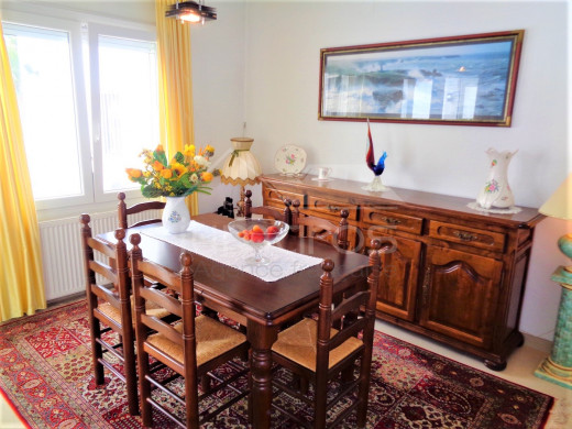 Maison au canal, 4 chambres, piscine, garage et parking