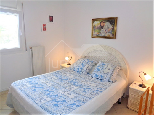 Maison au canal, 4 chambres, piscine, garage et parking