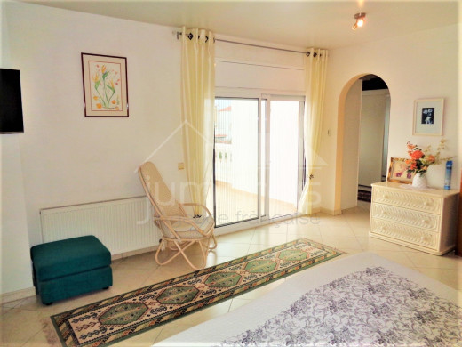 Maison au canal, 4 chambres, piscine, garage et parking