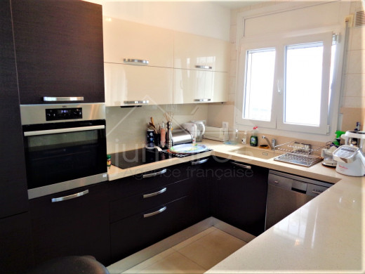Maison au canal, 4 chambres, piscine, garage et parking
