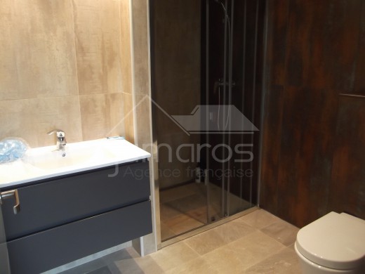 4 chambres, 535m2, piscine intérieur et 2 amarres privés