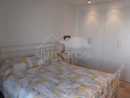 4 chambres, 535m2, piscine intérieur et 2 amarres privés