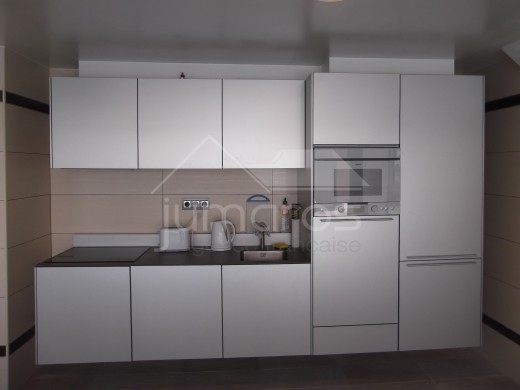 4 chambres, 535m2, piscine intérieur et 2 amarres privés