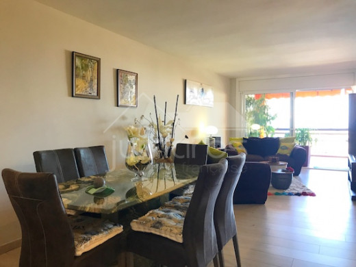 Bel appartement  rénové de 4 chambres avec vue mer