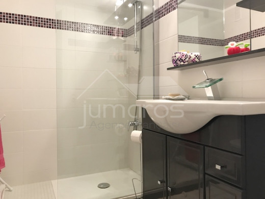 Bel appartement  rénové de 4 chambres avec vue mer