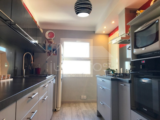 Bel appartement  rénové de 4 chambres avec vue mer