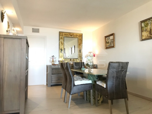 Bel appartement  rénové de 4 chambres avec vue mer