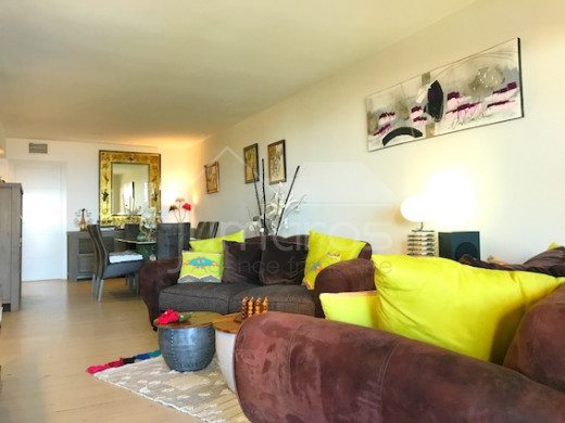 Bel appartement  rénové de 4 chambres avec vue mer