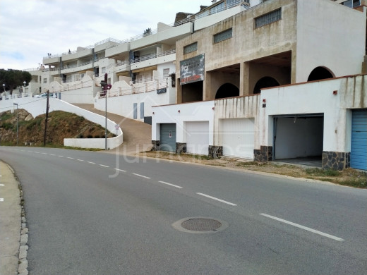 Garage de 19m2 à Roses direction Canyelles