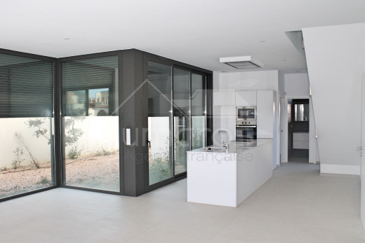 Casa nueva, 4 dormitorios, 4 baños, piscina, amarre