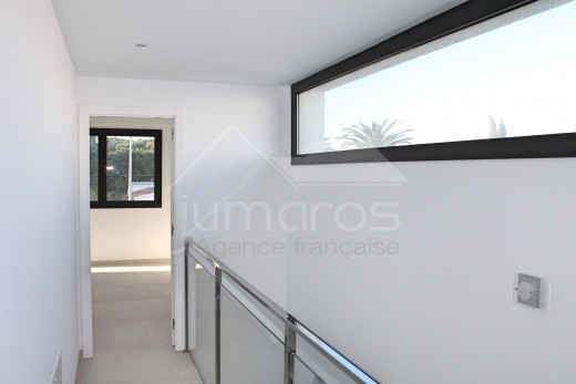 Casa nueva, 4 dormitorios, 4 baños, piscina, amarre