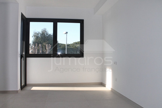 Casa nueva, 4 dormitorios, 4 baños, piscina, amarre