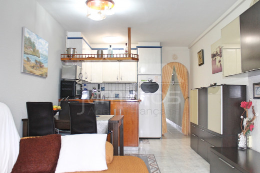Appartement 2 chambres avec terrasse, vue canal et garage fermé