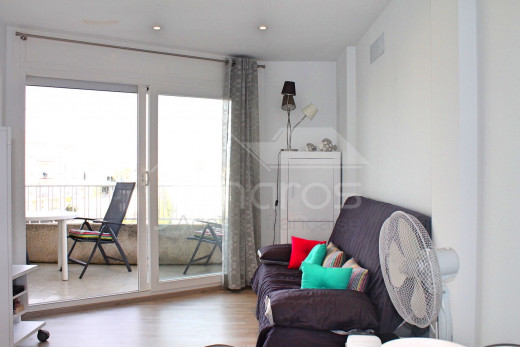 Rénové, vue canal, terrasse et amarre privée