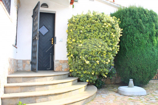 3 chambres, 12,5m d'amarre, 163m2, terrain de 564m2