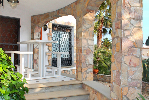 3 chambres, 12,5m d'amarre, 163m2, terrain de 564m2