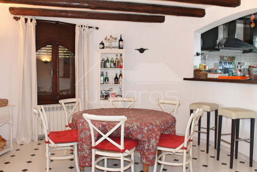 3 chambres, 12,5m d'amarre, 163m2, terrain de 564m2