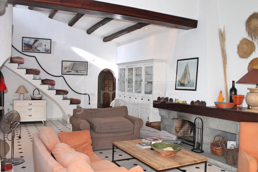 3 chambres, 12,5m d'amarre, 163m2, terrain de 564m2