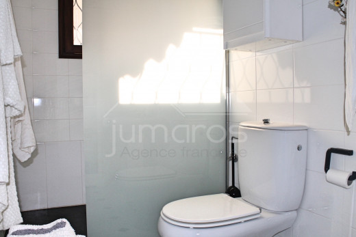 3 chambres, 12,5m d'amarre, 163m2, terrain de 564m2