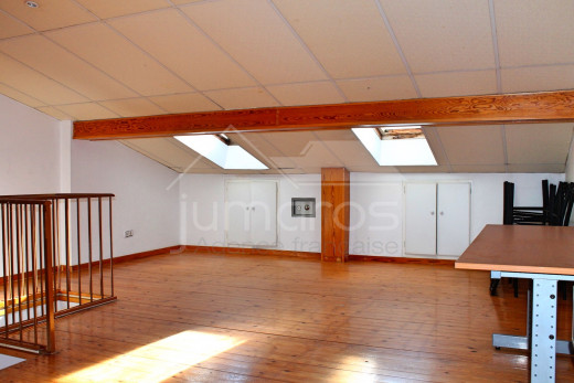 110m2, rénové, 3 chambres, vue mer, centre de Roses