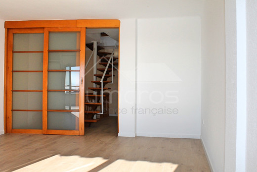 110m2, rénové, 3 chambres, vue mer, centre de Roses