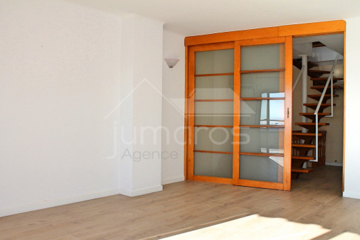 110m2, rénové, 3 chambres, vue mer, centre de Roses
