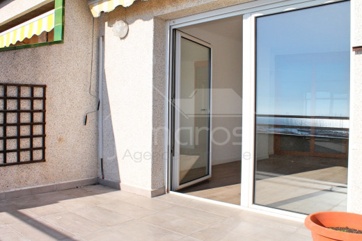 110m2, rénové, 3 chambres, vue mer, centre de Roses