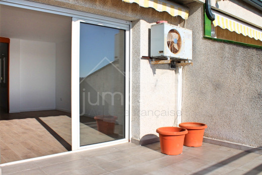 110m2, rénové, 3 chambres, vue mer, centre de Roses
