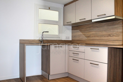 110m2, rénové, 3 chambres, vue mer, centre de Roses