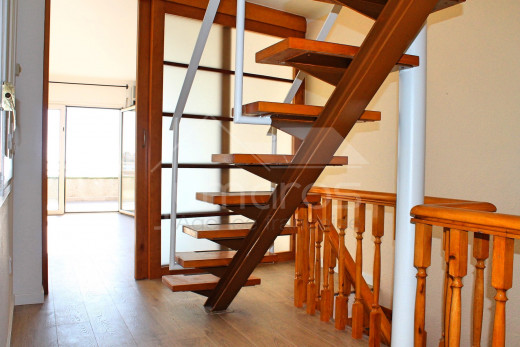 110m2, rénové, 3 chambres, vue mer, centre de Roses