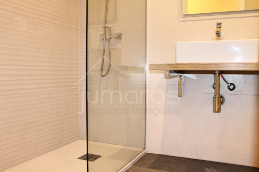 110m2, rénové, 3 chambres, vue mer, centre de Roses
