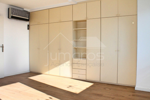 110m2, rénové, 3 chambres, vue mer, centre de Roses