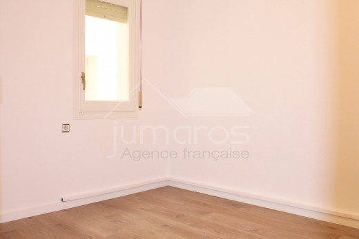 110m2, rénové, 3 chambres, vue mer, centre de Roses
