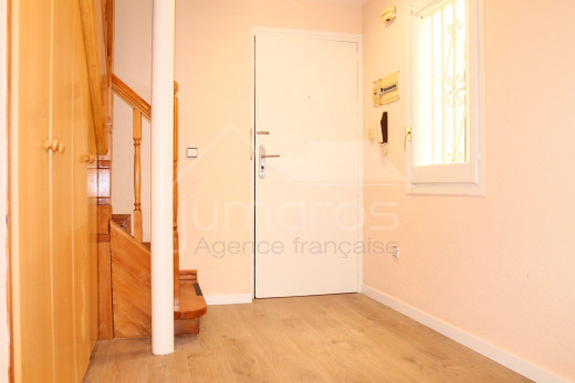 110m2, rénové, 3 chambres, vue mer, centre de Roses