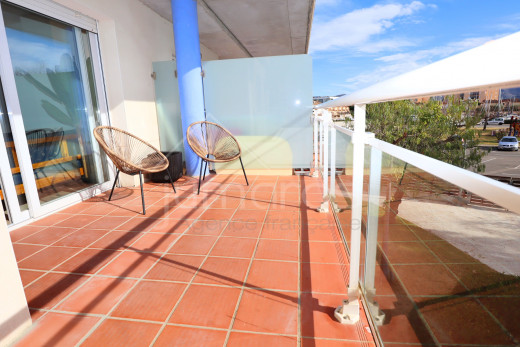 Meublé, rénové, 2 chambres et piscine