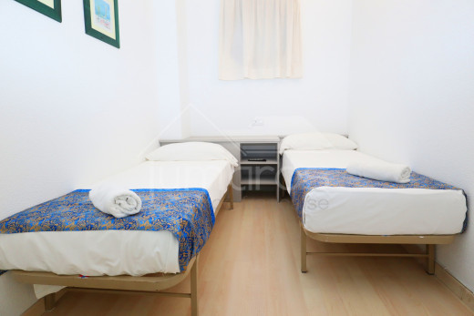Meublé, rénové, 2 chambres et piscine
