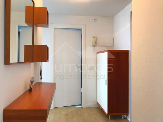 2 chambres, 94m2 terrasse, vue mer, rénové, piscine