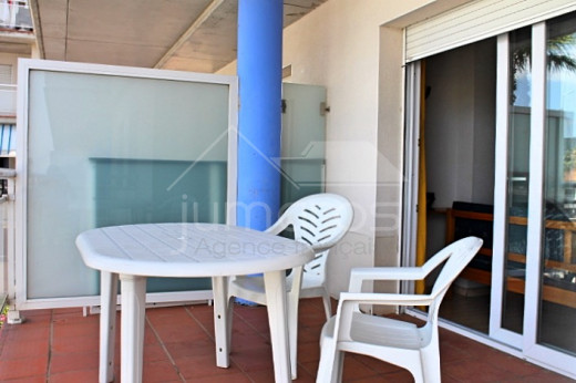 2 chambres, terrasse 10m2, vue canal, piscine communautaire