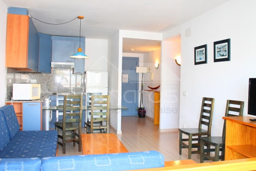 2 chambres, terrasse 10m2, vue canal, piscine communautaire