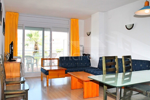 2 chambres, terrasse 10m2, vue canal, piscine communautaire