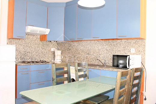 2 chambres, terrasse de 10m2, piscine communautaire