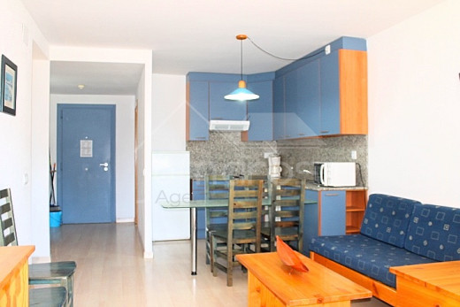 2 chambres, terrasse de 10m2, piscine communautaire