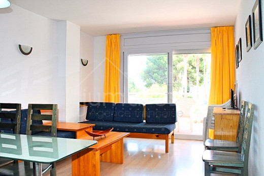 2 chambres, terrasse de 10m2, piscine communautaire