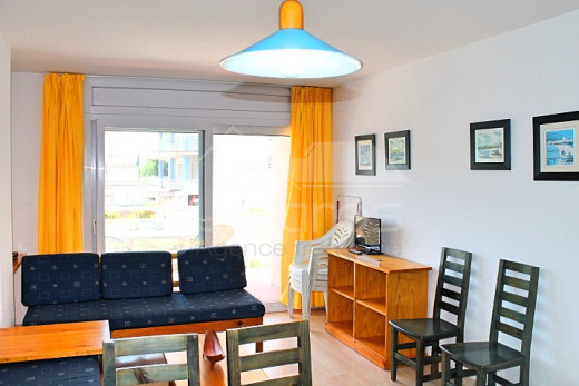 2 chambres, terrasse de 10m2, piscine communautaire