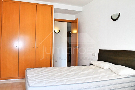 2 chambres, terrasse de 10m2, piscine communautaire