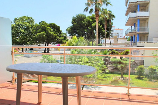 2 chambres, terrasse de 10m2, piscine communautaire