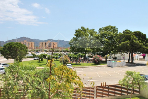 2 chambres, terrasse de 10m2, piscine communautaire